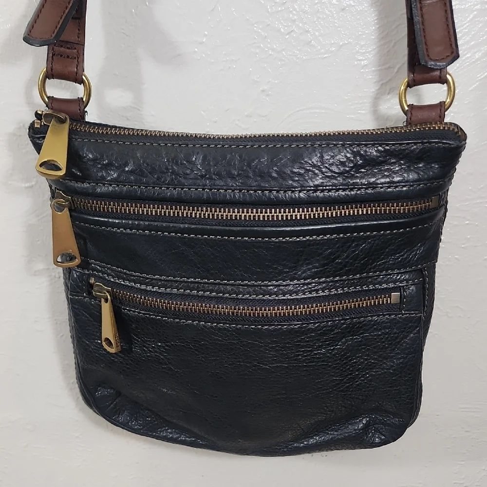 Fossil this black